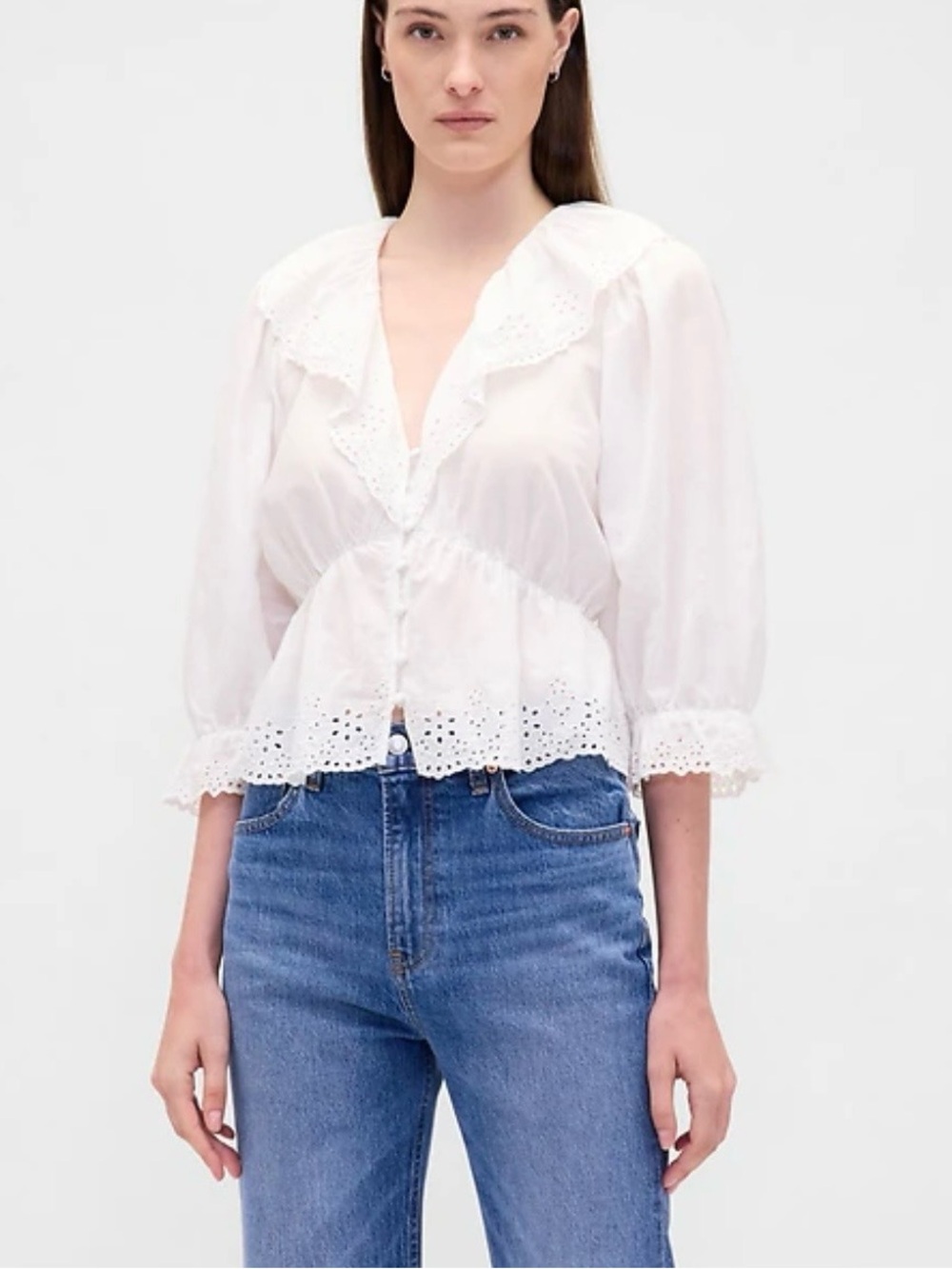 GAP White Eyelet Ruffle V-Neck Ruffle Collar Button-Front Blouse Size Medium